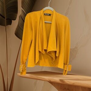 Mustard Yellow Knit Top. NY Company 7th avenue